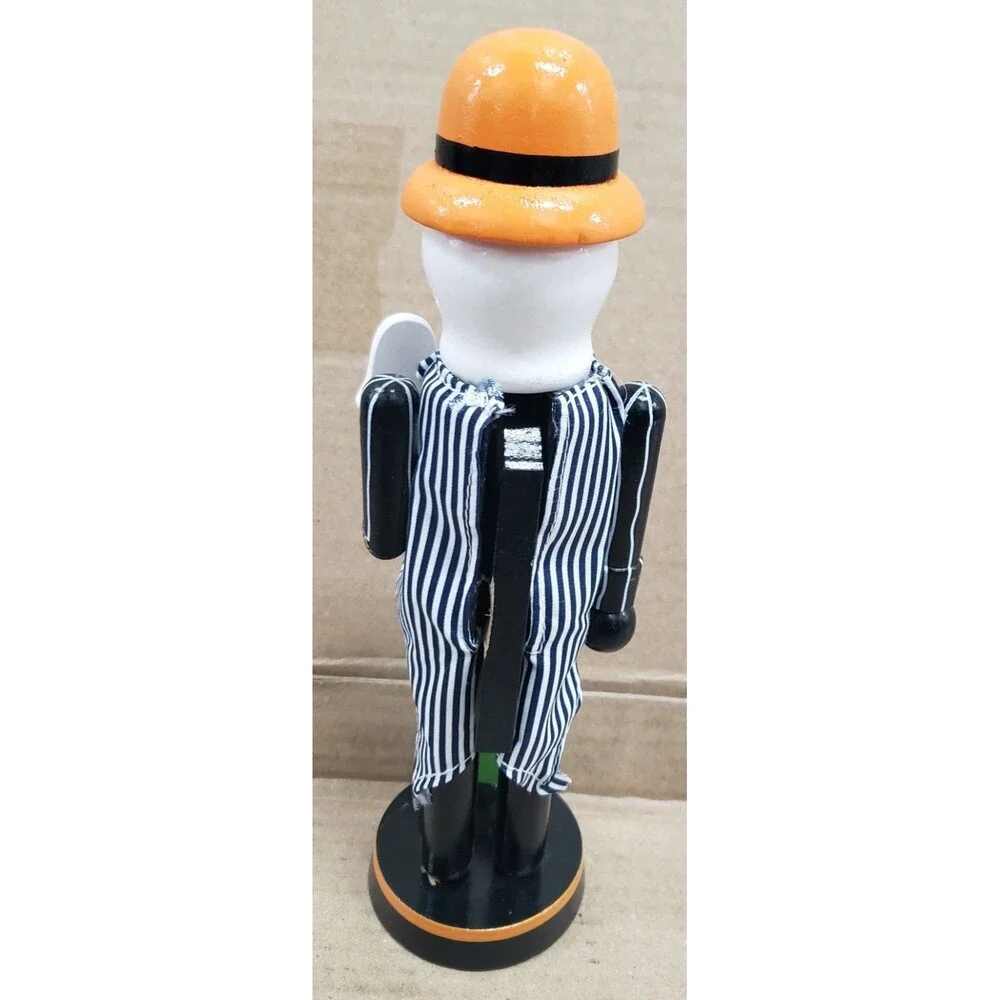 Wooden Nutcracker,9.5
